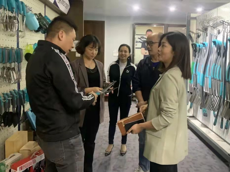 Leaders of Xiaolan Chamber of Commerce Visited(1)