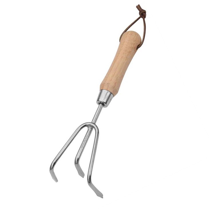 Три кутиватор на ръчен ръчен